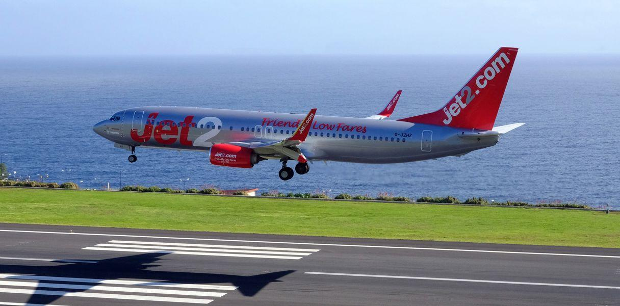 Acron Aviation announces contract with Jet2.com